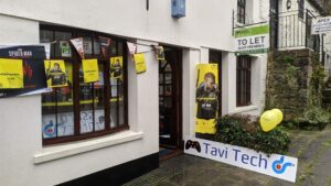 Shop outside logo